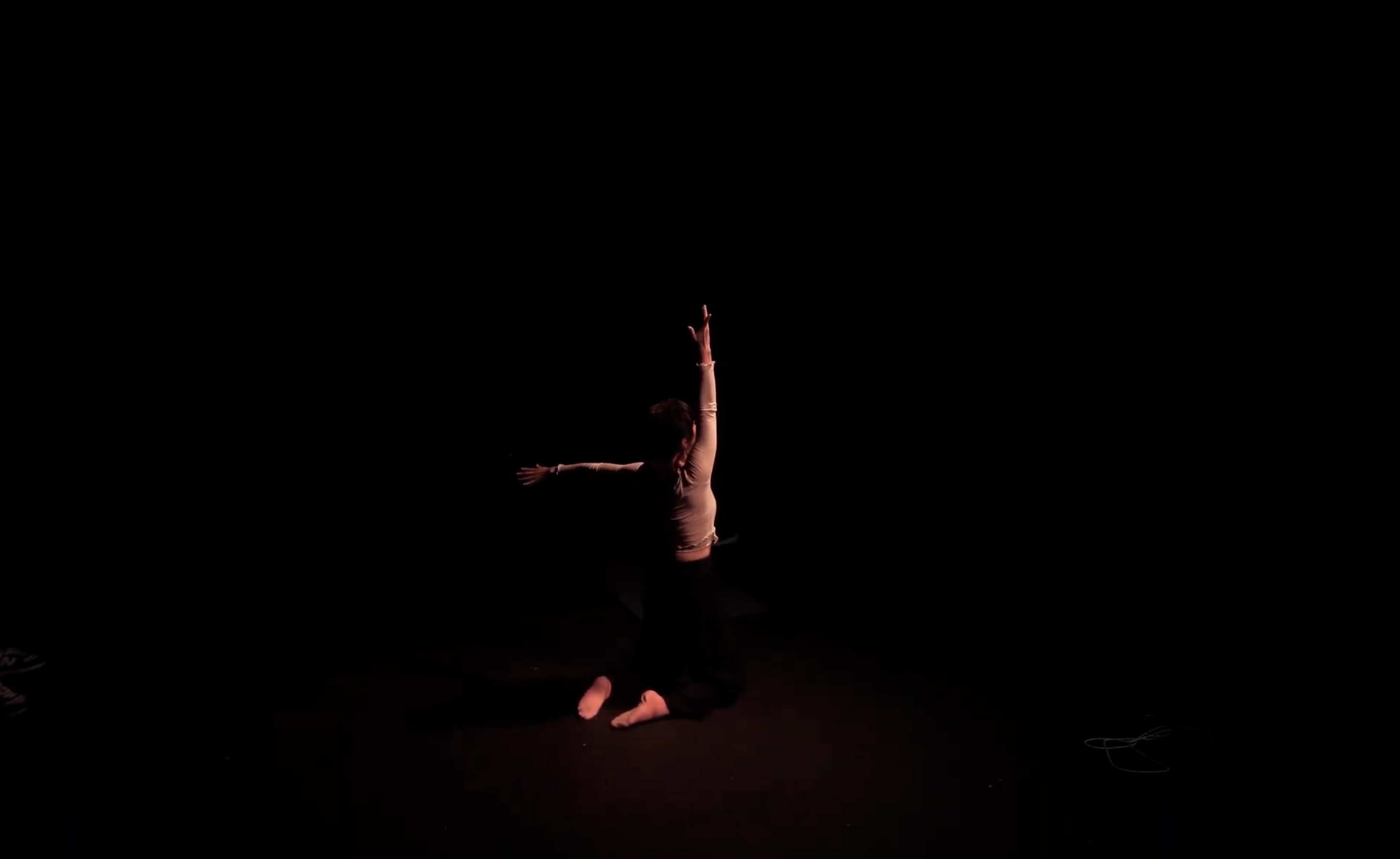 v.2 — 1인의 몸을 위한 드라마트루기 image